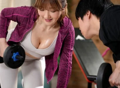 Cô nàng PT gợi cảm và chàng trai số hưởng thỏa mãn nhau