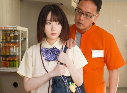 Ông quản lý bắt quả tang em gái ăn cắp vặt trong cửa hàng