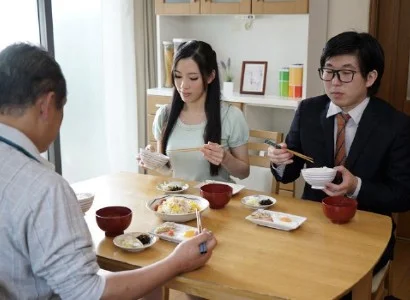Cô con dâu nứng banh vùng kín ra cho bố chồng chén